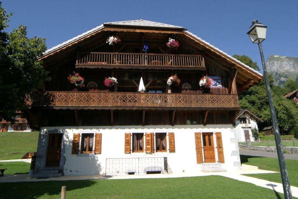 La Ferme De Sous-Lachat Samoens Exterior photo
